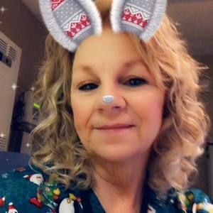 Meet your Posher, Adrienne